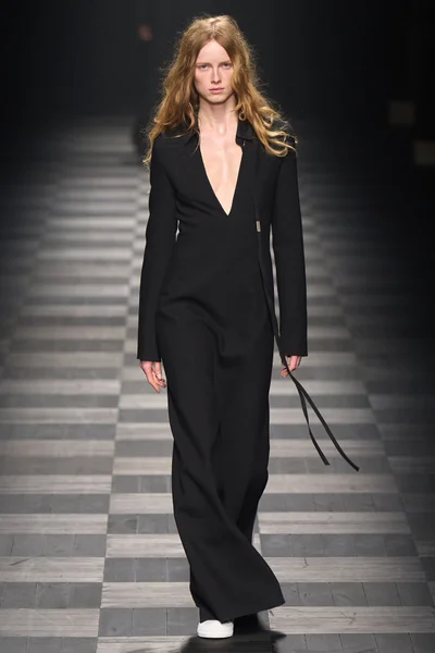Look 1